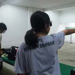 menembak