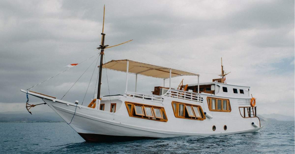labuan bajo holiday