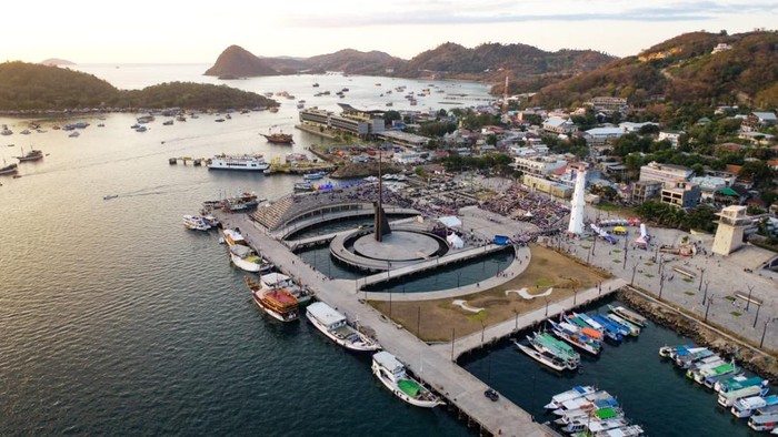 waterfront labuan bajo